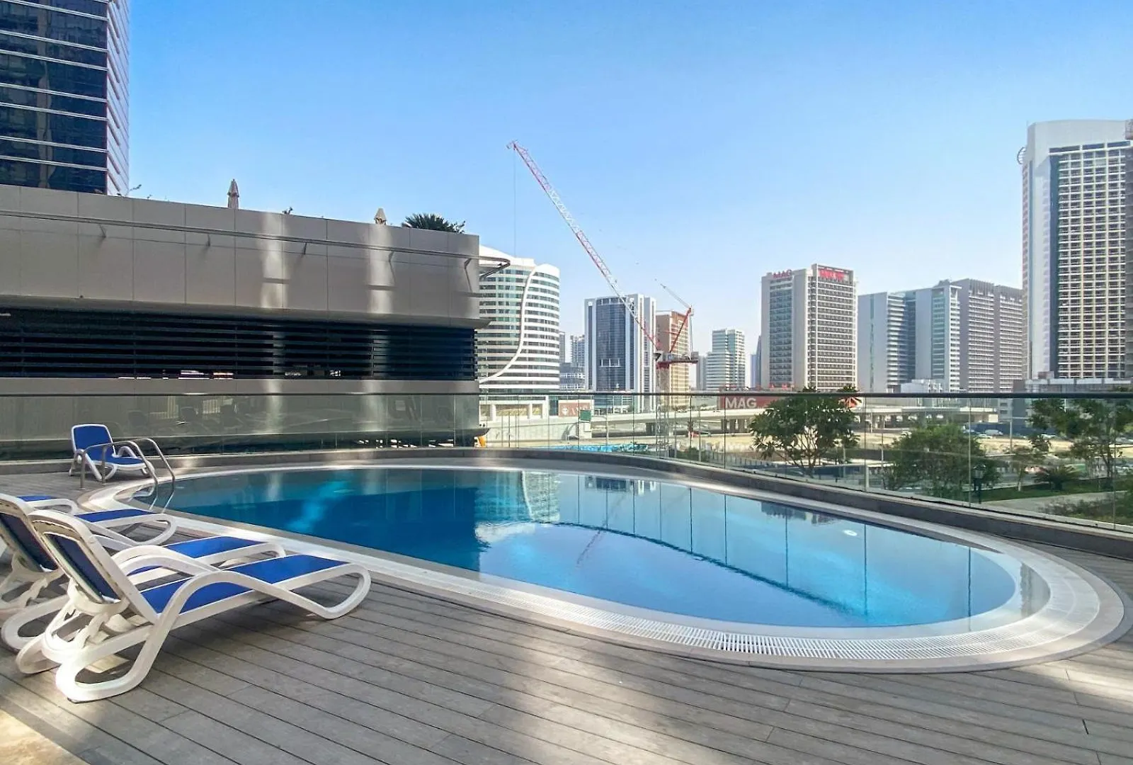 Chic 1Br Apt With Pool And Gym Dubai 0*,
